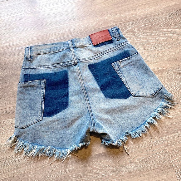 ONE TEASPOON (NWOT) - Bonita Jean Shorts - Size 29 - Picture 8 of 16
